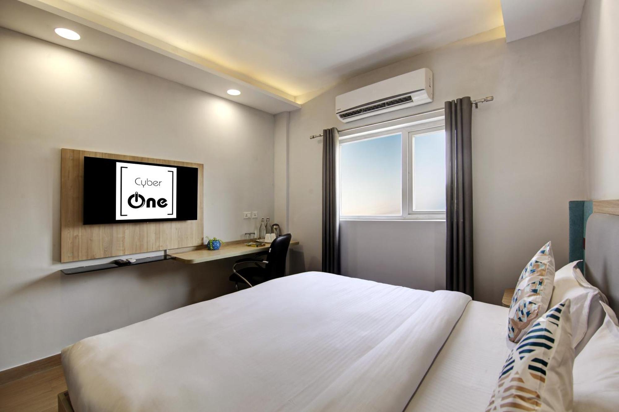 Flxho Cyber One - Hotel And Banquet Cyber City Gurgaon Esterno foto