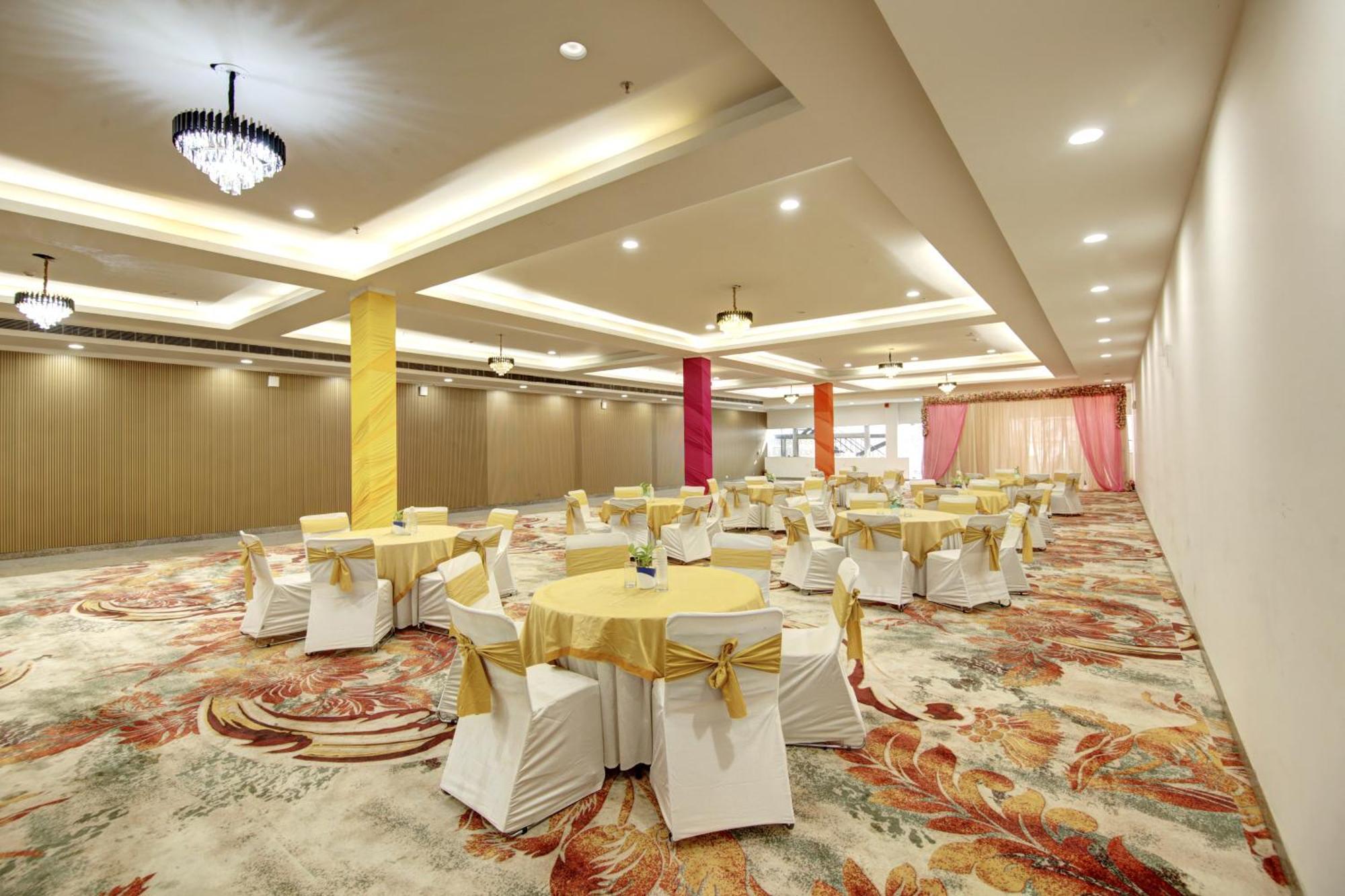 Flxho Cyber One - Hotel And Banquet Cyber City Gurgaon Esterno foto