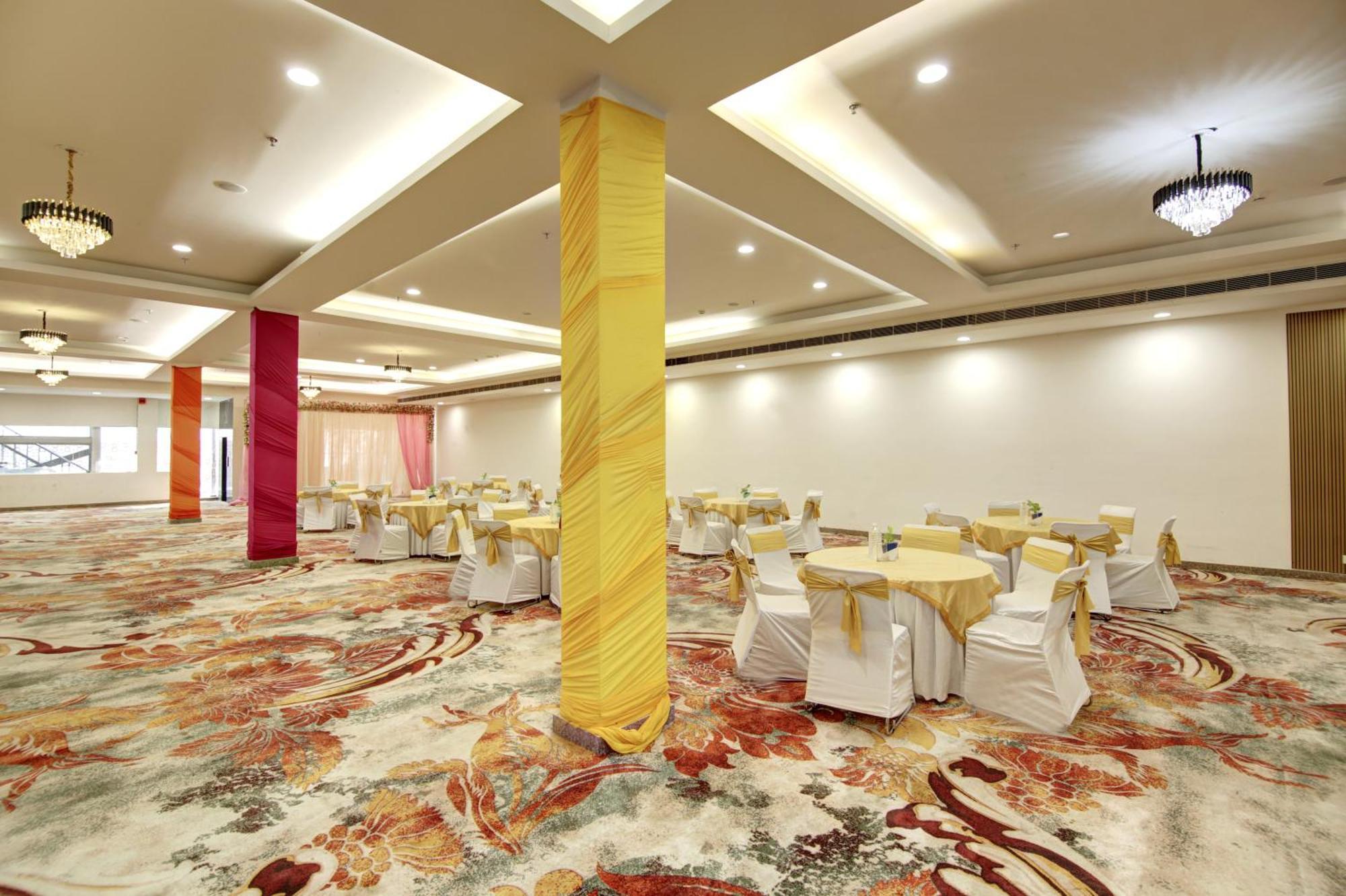 Flxho Cyber One - Hotel And Banquet Cyber City Gurgaon Esterno foto