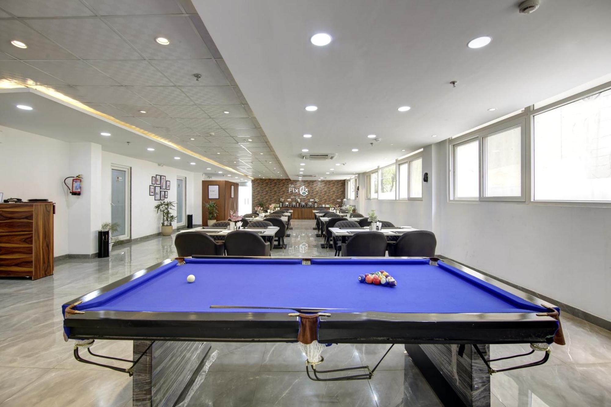 Flxho Cyber One - Hotel And Banquet Cyber City Gurgaon Esterno foto