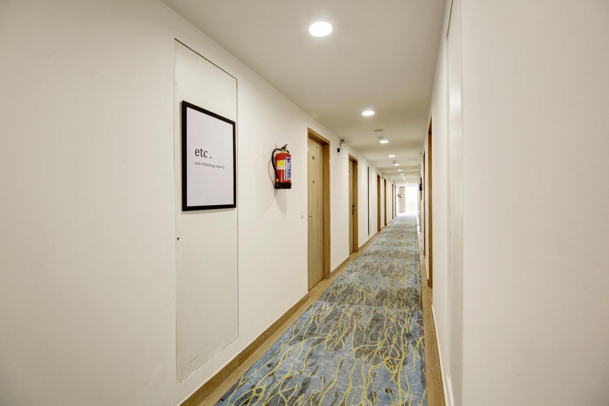 Flxho Cyber One - Hotel And Banquet Cyber City Gurgaon Esterno foto