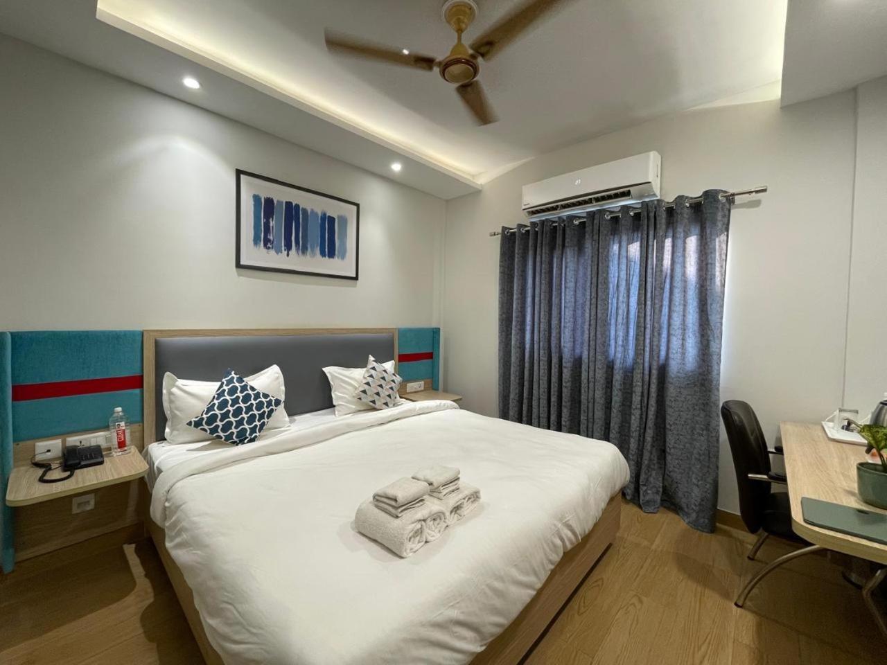 Flxho Cyber One - Hotel And Banquet Cyber City Gurgaon Esterno foto