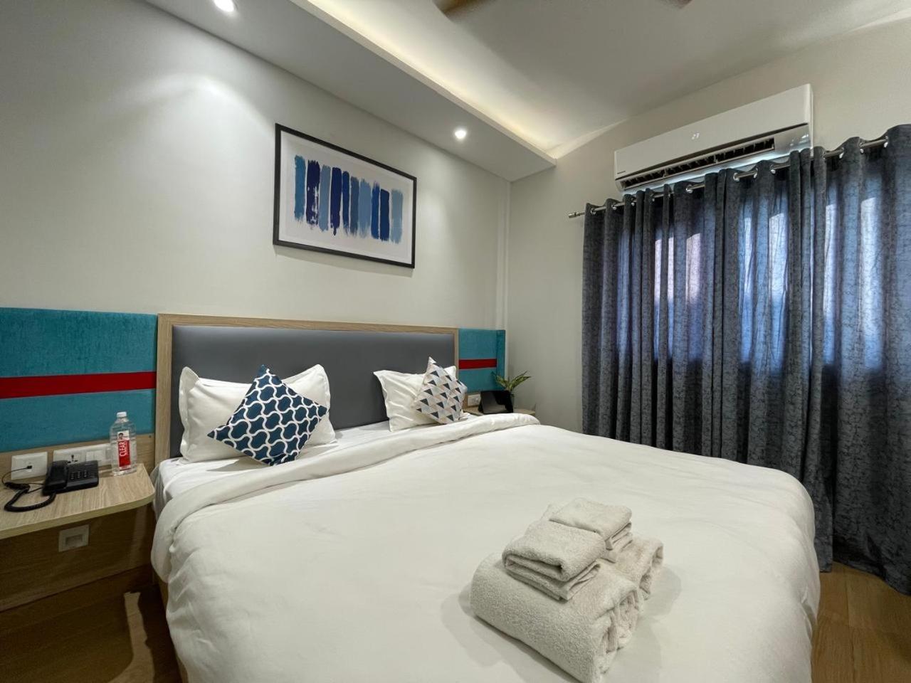 Flxho Cyber One - Hotel And Banquet Cyber City Gurgaon Esterno foto