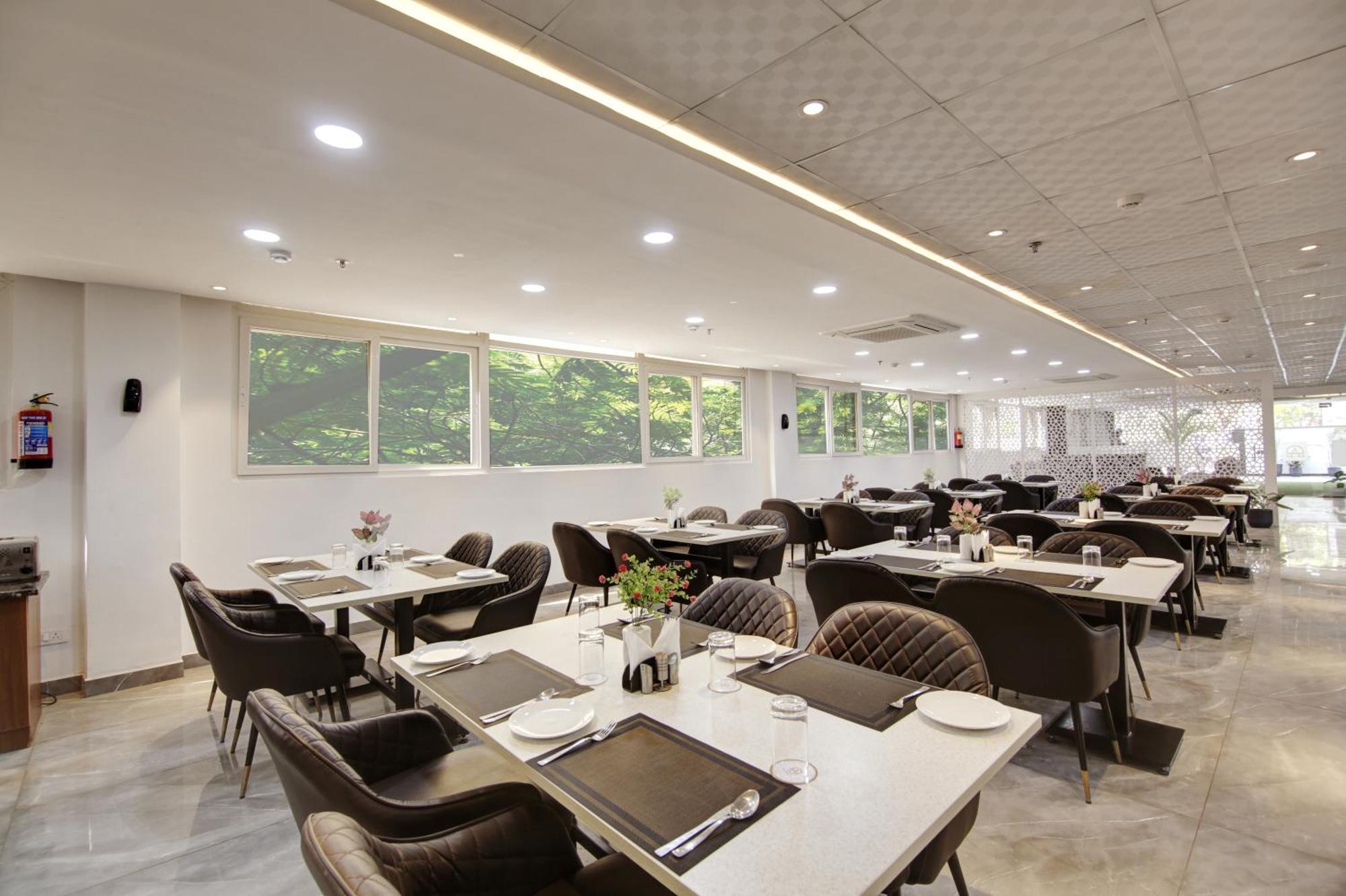 Flxho Cyber One - Hotel And Banquet Cyber City Gurgaon Esterno foto